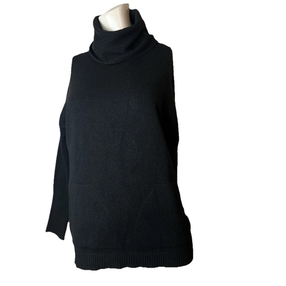 Cyrus Sweaters - Cyrus Women's Black Rayon Blend Turtleneck Front Pockets Sweater Size S